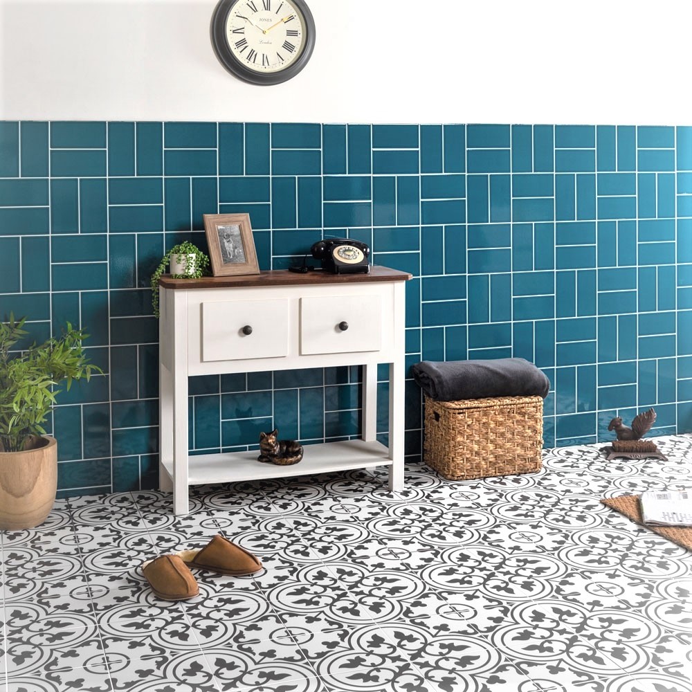 Blore Black Ceramic Tiles: £42.00 per m2 (1000 x 1000 Pixel)